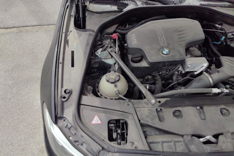 Used BMW 5 Series 2014 520i Elegant Edition Engine Bay Right
