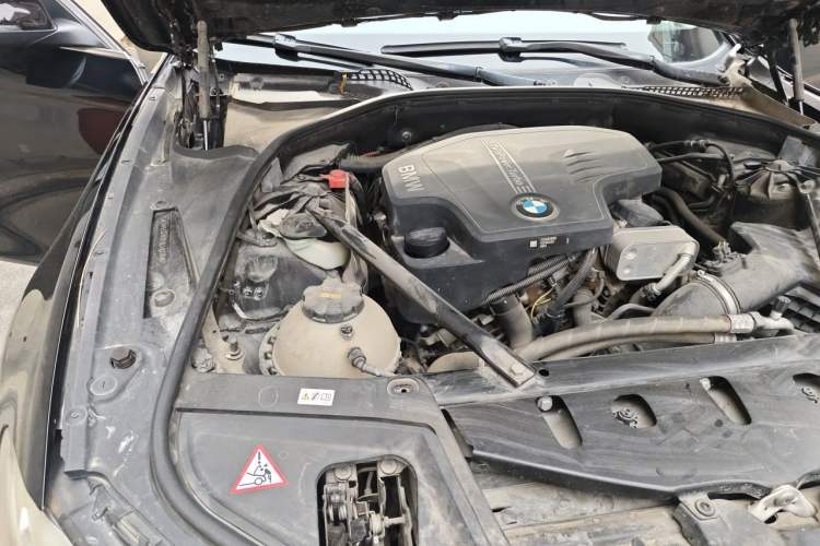 Used BMW 5 Series 2014 525Li Leading Model Engine Bay Right