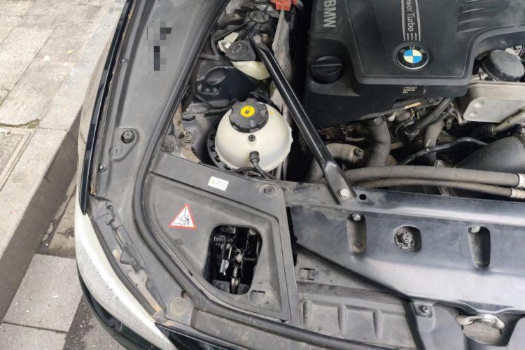 Used BMW 5 Series 2014 525Li Luxury Design Package Engine Bay Right