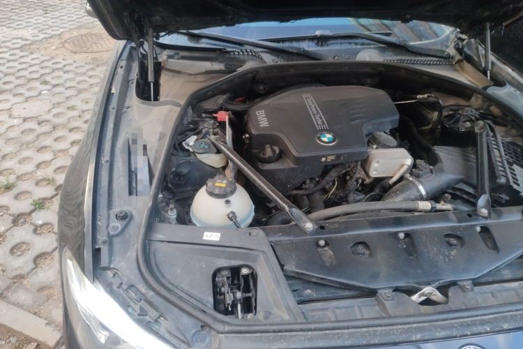 Used BMW 5 Series 2014 525Li Luxury Design Package Engine Bay Right