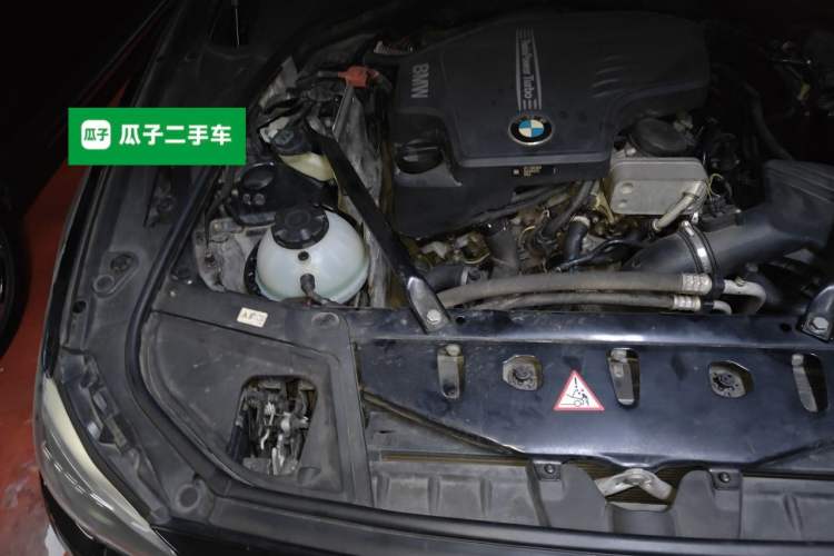 Used BMW 5 Series 2014 525Li Luxury Design Package Engine Bay Right