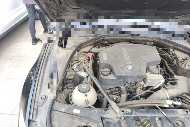 Used BMW 5 Series 2014 525Li Luxury Design Package Engine Bay Right