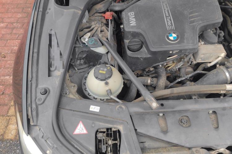 Used BMW 5 Series 2014 525Li Luxury Design Package Engine Bay Right