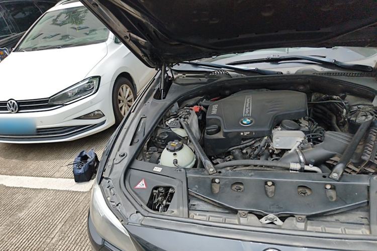 Used BMW 5 Series 2014 525Li Luxury Design Package Engine Bay Right