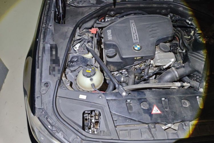 Used BMW 5 Series 2014 525Li Leading Model Engine Bay Right