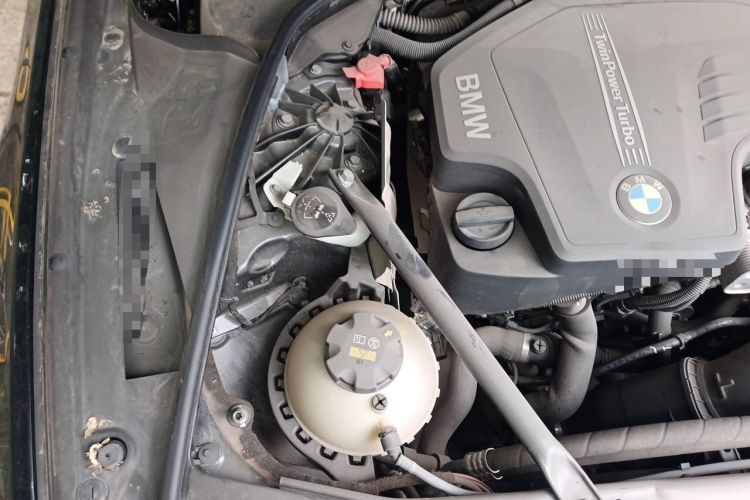 Used BMW 5 Series 2014 520Li Elegant Model Engine Bay Right