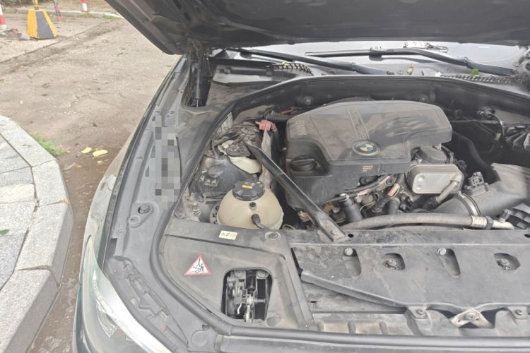 Used BMW 5 Series 2014 525Li Luxury Design Package Engine Bay Right