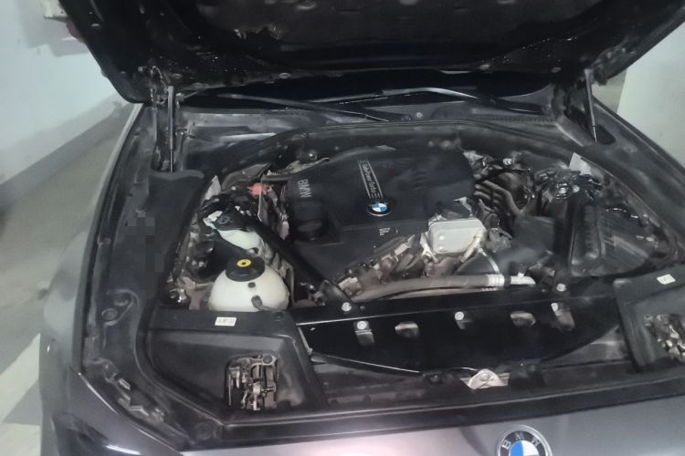 Used BMW 5 Series 2014 525Li Leading Model Engine Bay Right