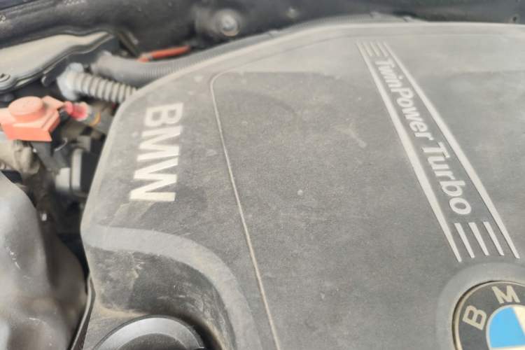 Used BMW 5 Series 2014 525Li Luxury Design Package Engine Bay Right