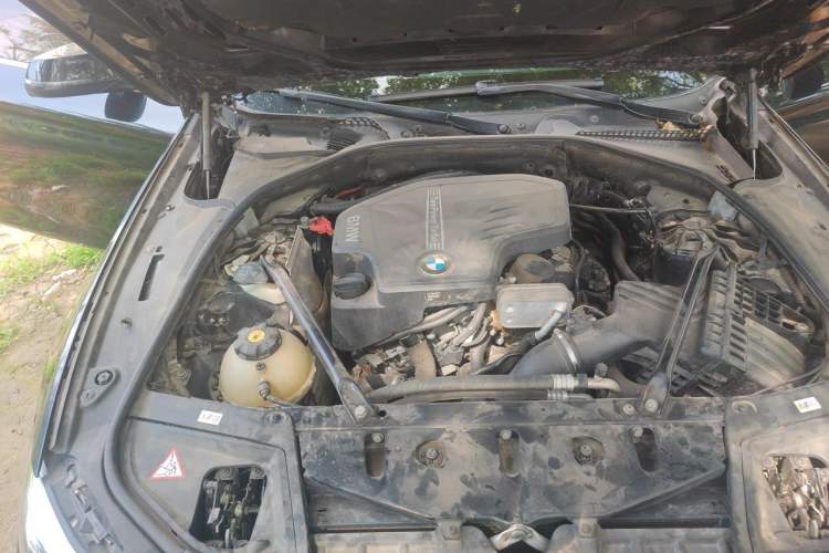 Used BMW 5 Series 2014 520Li Elegant Model Engine Bay Right