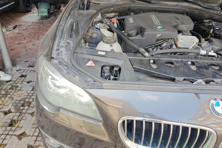 Used BMW 5 Series 2014 525Li Luxury Design Package Engine Bay Right