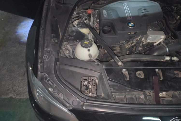 Used BMW 5 Series 2014 525Li Leading Model Engine Bay Right