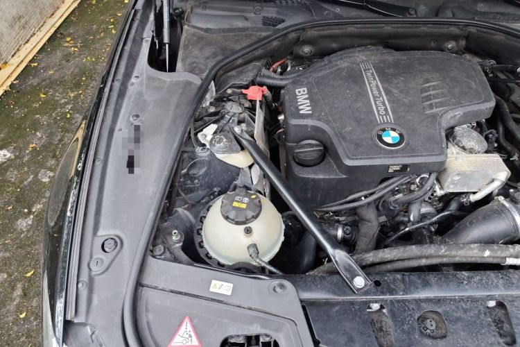 Used BMW 5 Series 2014 525Li Luxury Design Package Engine Bay Right