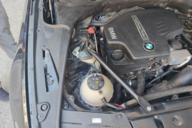 Used BMW 5 Series 2014 525Li Luxury Design Package Engine Bay Right