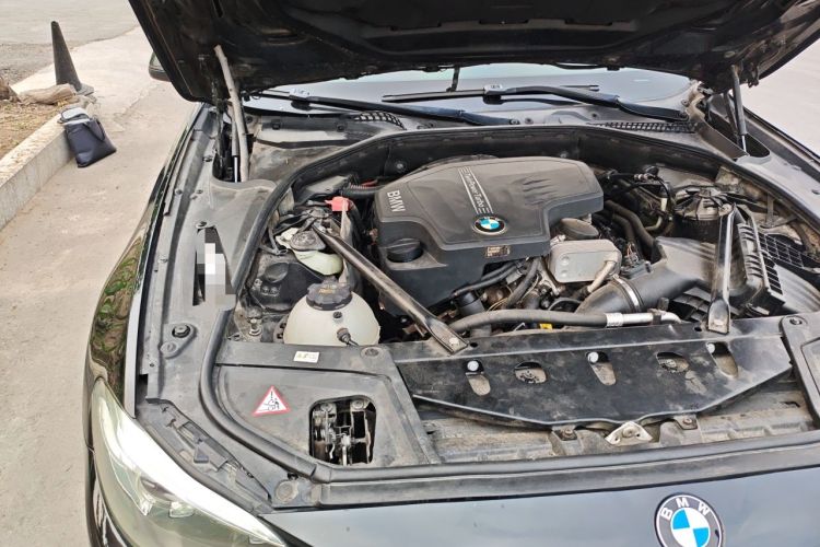 Used BMW 5 Series 2014 520Li Elegant Model Engine Bay Right