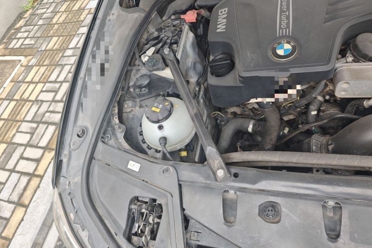 Used BMW 5 Series 2014 525Li Leading Model Engine Bay Right