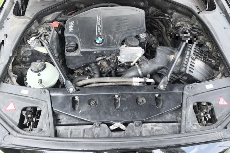 Used BMW 5 Series 2014 525Li Leading Model Engine Bay
