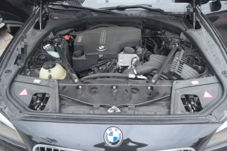 Used BMW 5 Series 2014 520Li Elegant Model Engine Bay