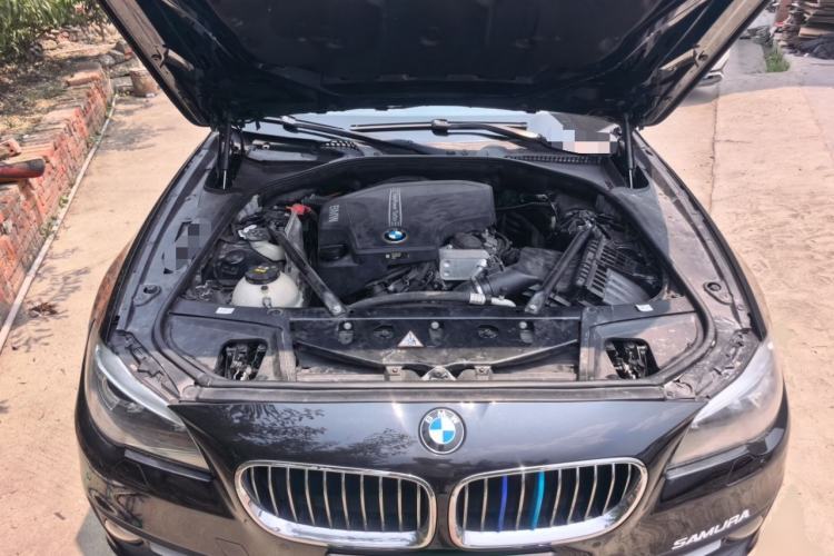 Used BMW 5 Series 2014 520Li Elegant Model Engine Bay