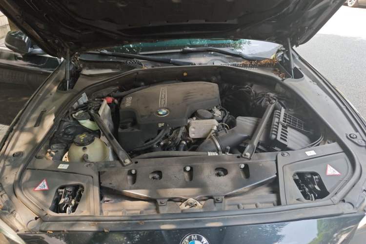 Used BMW 5 Series 2014 520Li Elegant Model Engine Bay