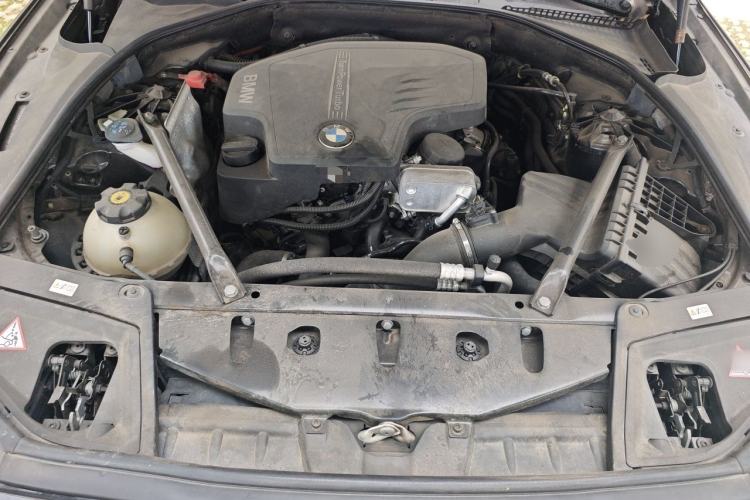 Used BMW 5 Series 2014 520Li Elegant Model Engine Bay