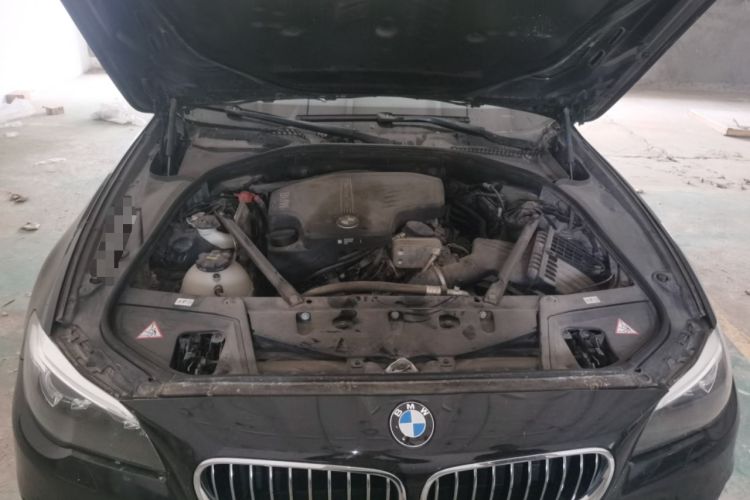 Used BMW 5 Series 2014 520Li Elegant Model Engine Bay