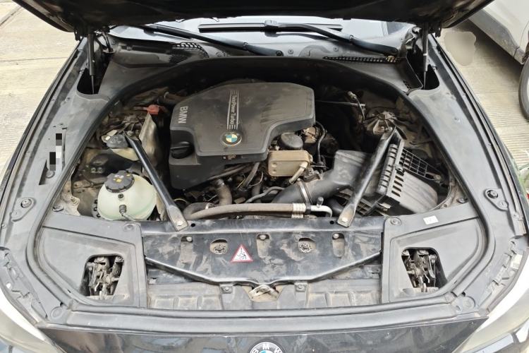 Used BMW 5 Series 2014 525Li Leading Model Engine Bay