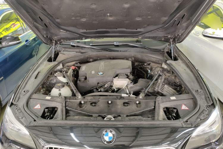 Used BMW 5 Series 2014 520i Elegant Edition Engine Bay
