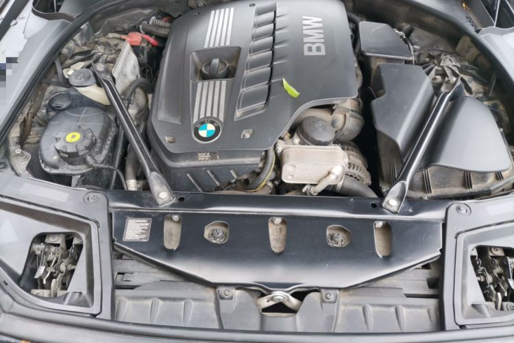 Used BMW 5 Series 2014 530Li Leading Model Engine Bay