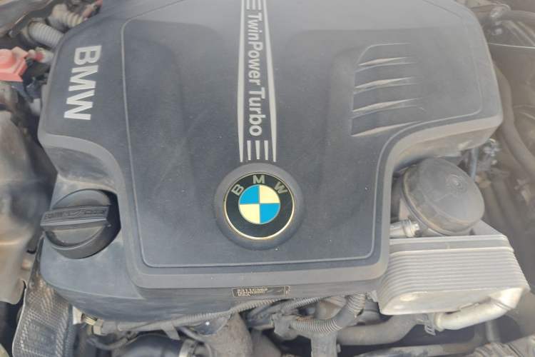 Used BMW 5 Series 2014 525Li Leading Model Engine Bay