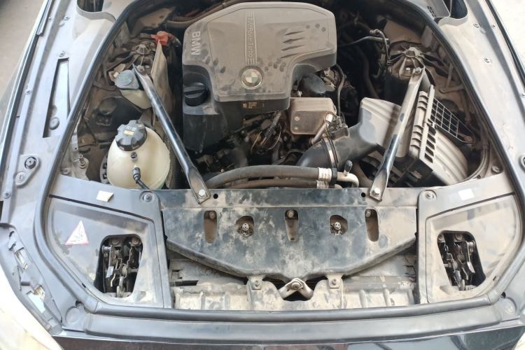 Used BMW 5 Series 2014 525Li Leading Model Engine Bay