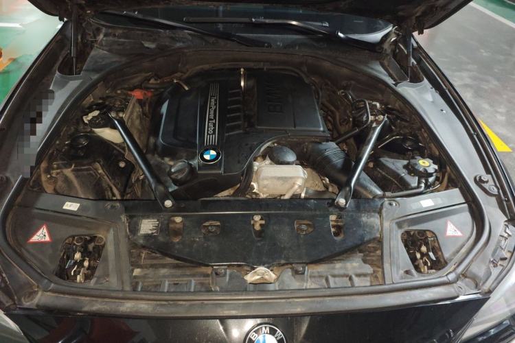 Used BMW 5 Series 2014 535Li Leading Model Engine Bay