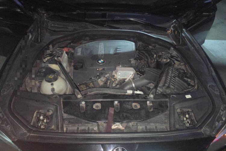 Used BMW 5 Series 2014 525Li Leading Model Engine Bay