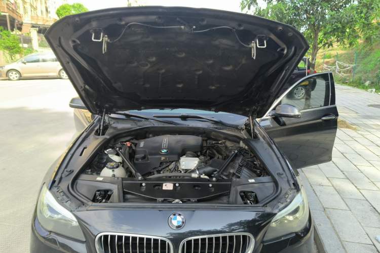 Used BMW 5 Series 2014 525Li Luxury Design Package Engine Bay