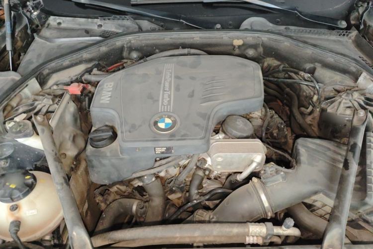 Used BMW 5 Series 2014 525Li Leading Model Engine Bay
