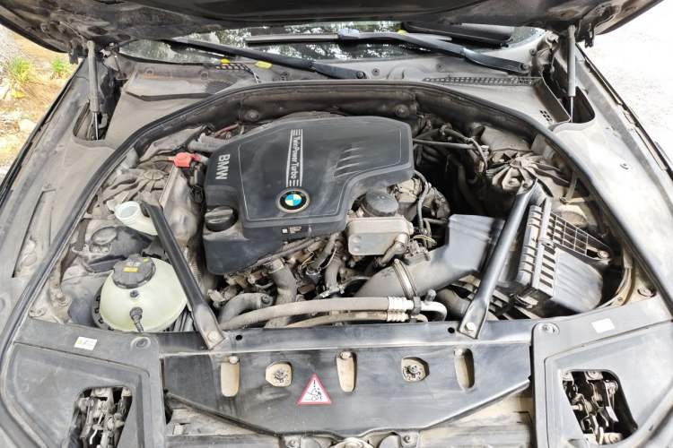 Used BMW 5 Series 2014 525Li Luxury Design Package Engine Bay