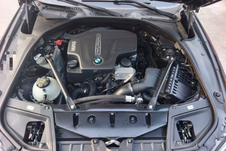 Used BMW 5 Series 2014 525Li Luxury Design Package Engine Bay