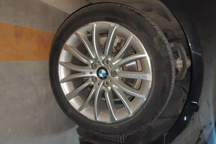 Used BMW 5 Series 2014 525Li Luxury Design Package Exterior 1