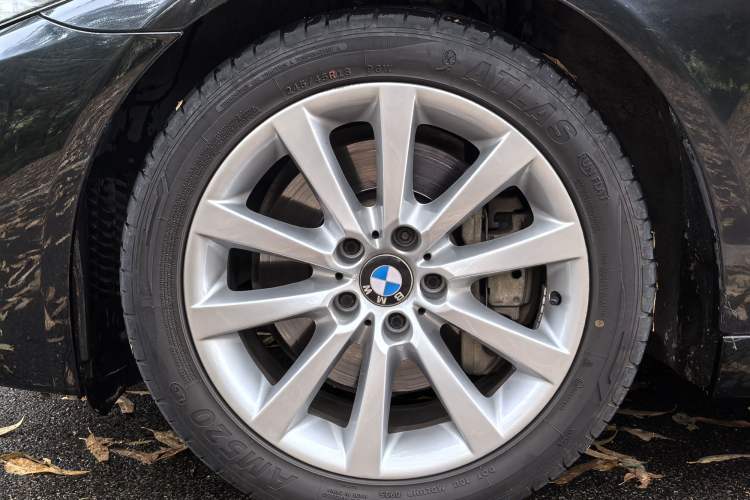 Used BMW 5 Series 2014 535Li Leading Model Exterior 2