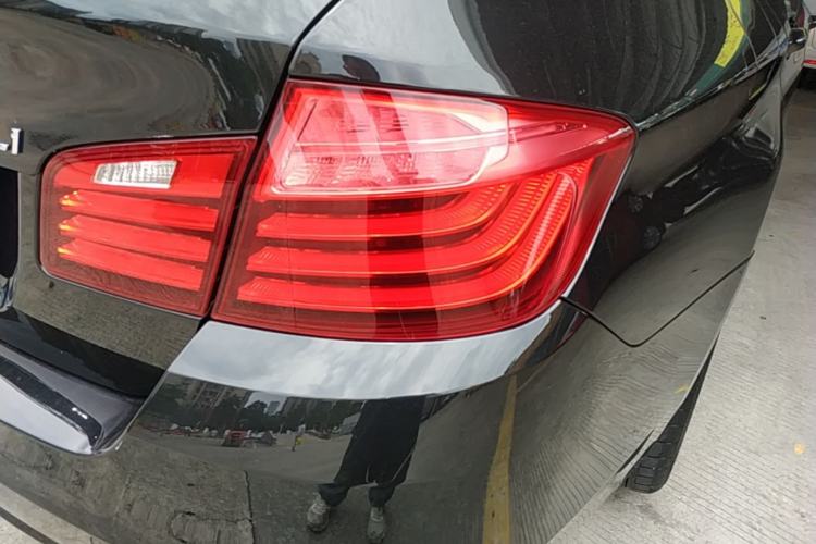 Used BMW 5 Series 2014 535Li Leading Model Exterior 3