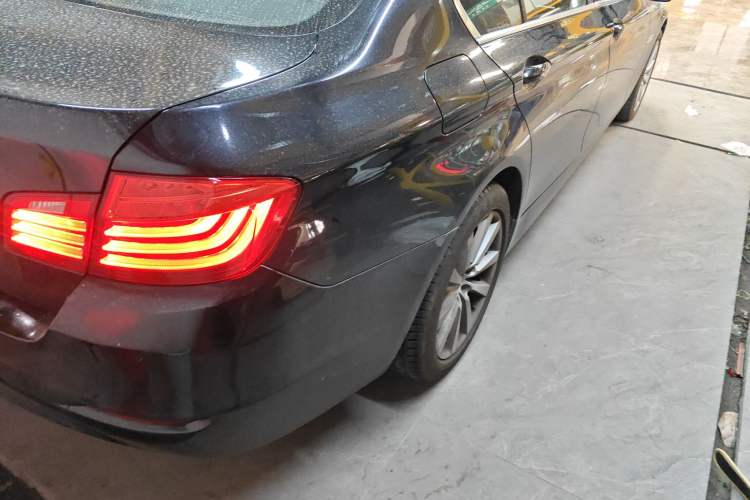 Used BMW 5 Series 2014 528Li Leading Model Exterior 3