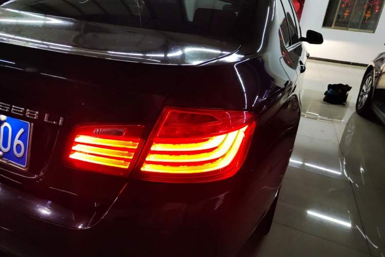 Used BMW 5 Series 2014 528Li Leading Model Exterior 3