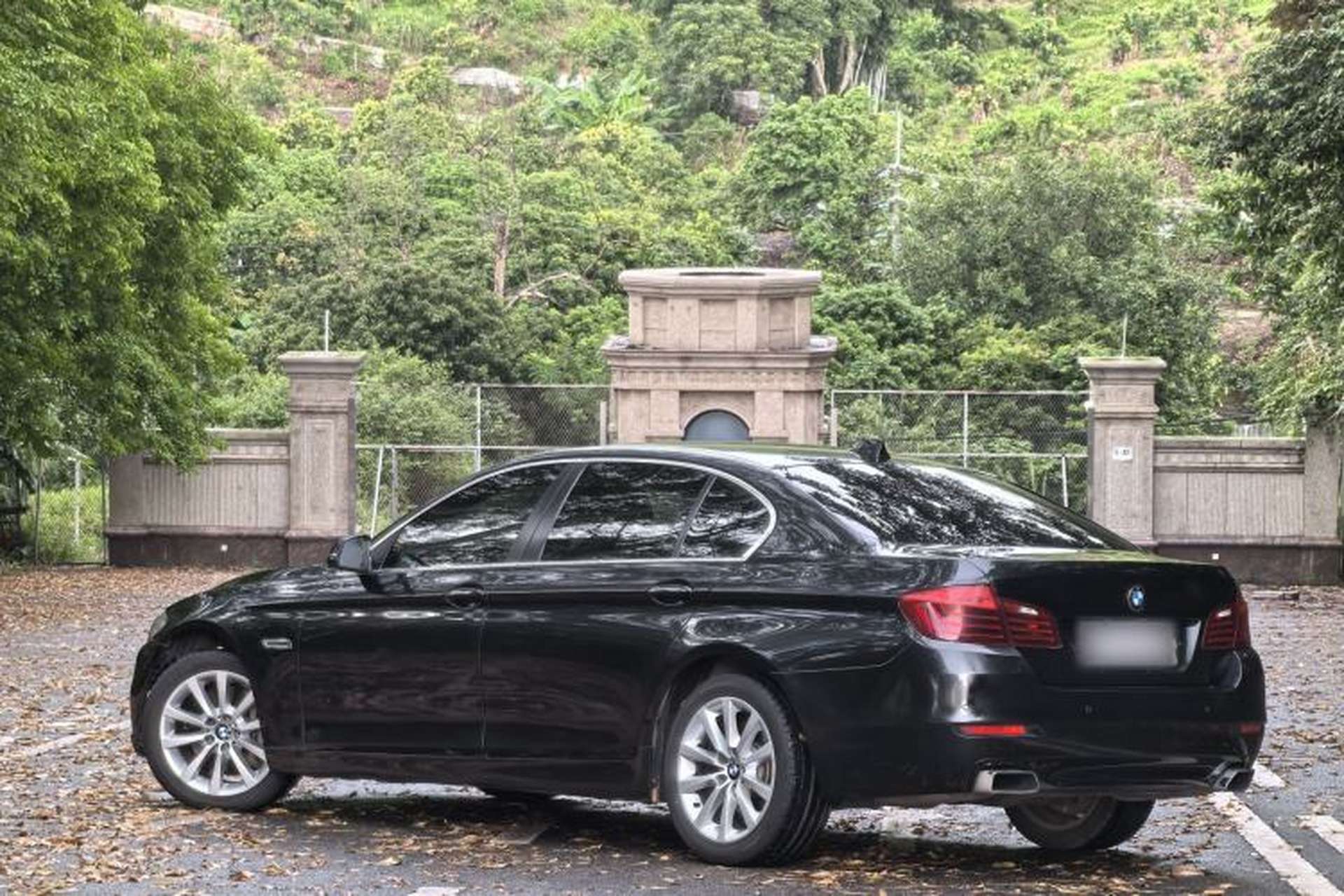 Used BMW 5 Series 2014 535Li Leading Model Exterior 4
