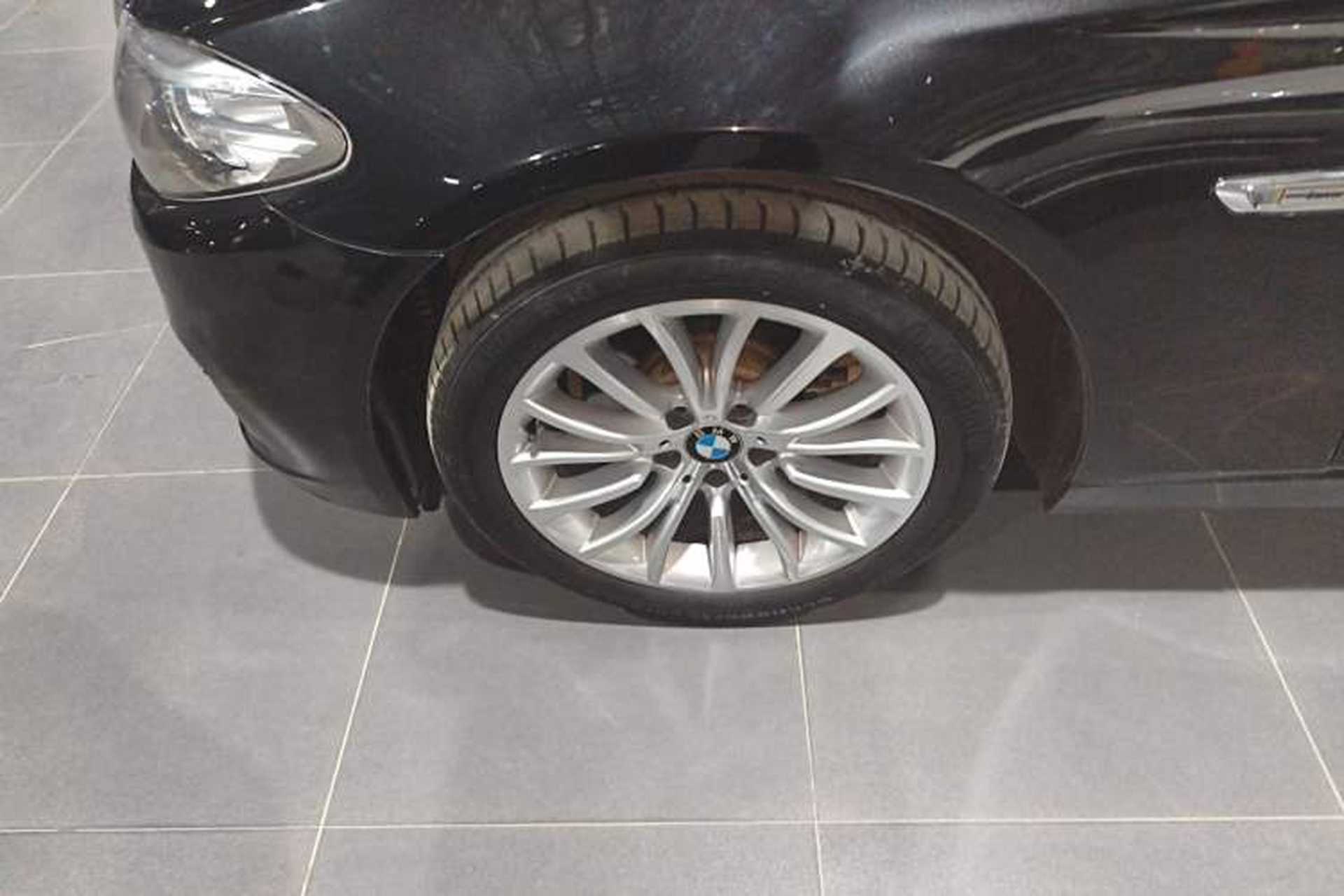 Used BMW 5 Series 2014 525Li Luxury Design Package Exterior 4