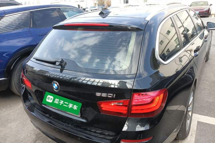 Used BMW 5 Series 2014 520i Touring Edition Exterior 4