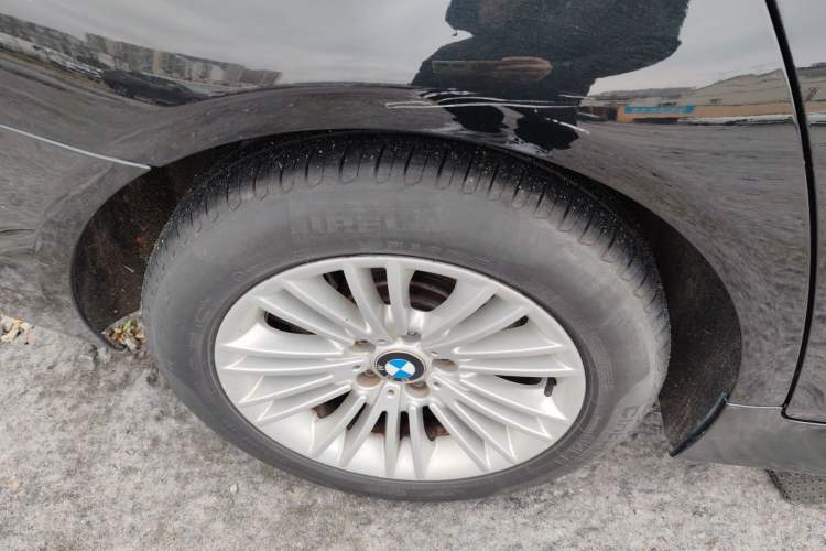 Used BMW 5 Series 2014 525Li Leading Model Exterior 5