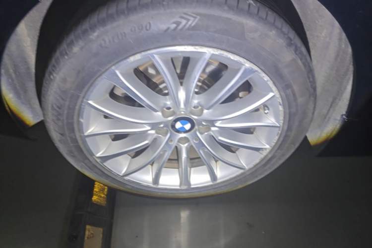 Used BMW 5 Series 2014 525Li Luxury Design Package Exterior 5