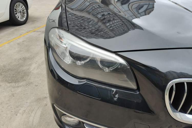 Used BMW 5 Series 2014 525Li Luxury Design Package Exterior 6