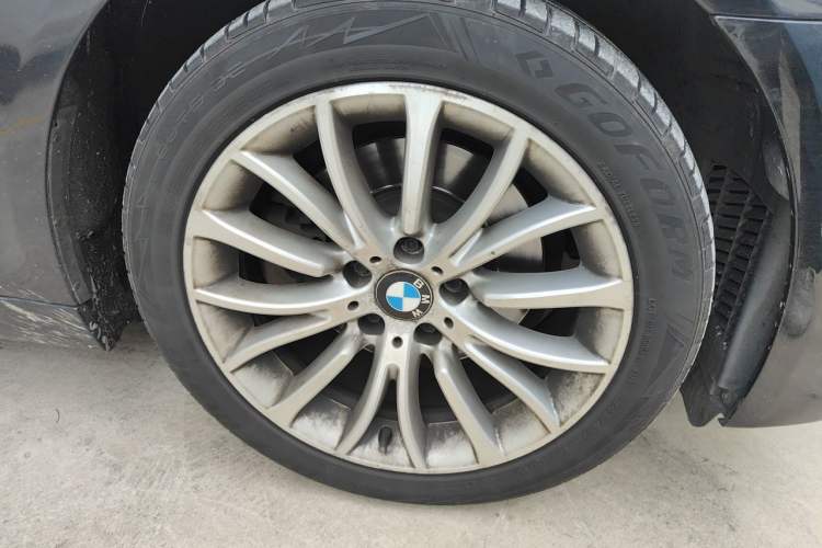 Used BMW 5 Series 2014 525Li Luxury Design Package Exterior 7