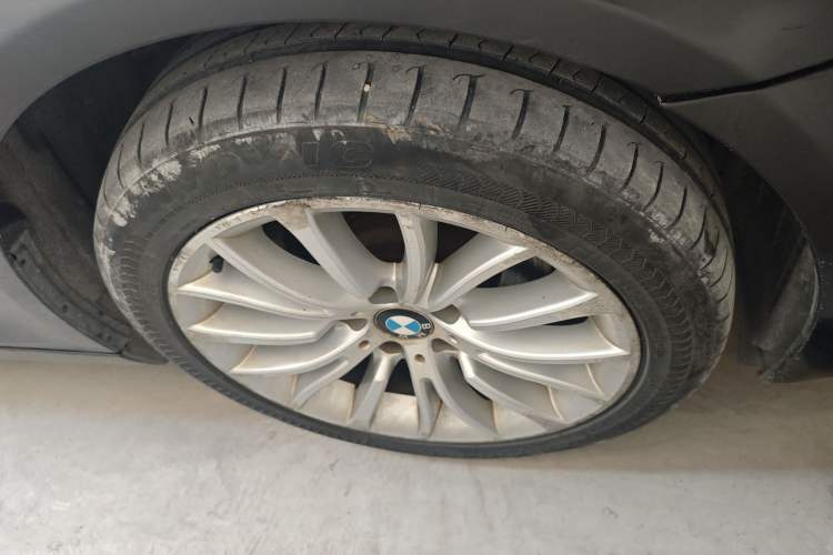 Used BMW 5 Series 2014 525Li Luxury Design Package Exterior 7